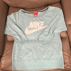 NIKE cold shoulder top M
